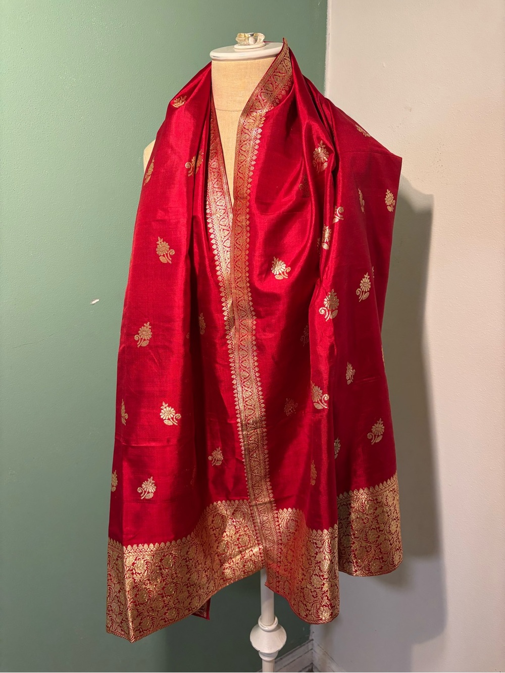 Vintage NOS Red Women's Woven Silk Shawl Bonwit Teller